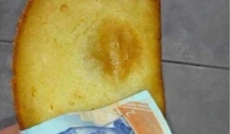 Nơi dùng tiền làm giấy lót đồ ăn, xăng rẻ hơn nước lã